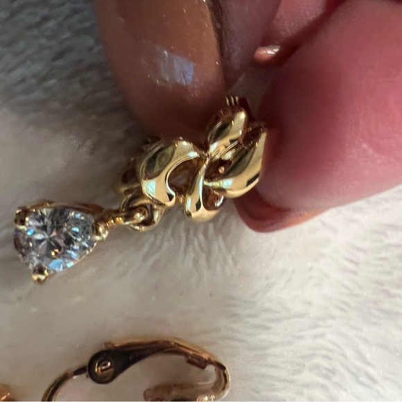 Elegant Gold Teardrop clip on Earrings - Picture 2 of 9